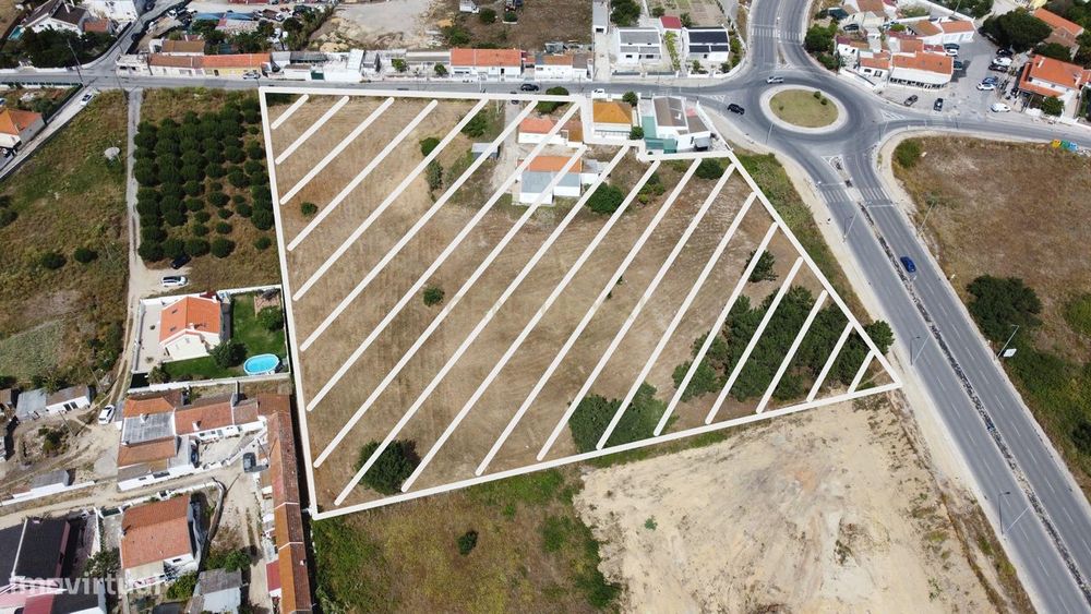 Oportunidade Única: Terreno de 11.700 m², localização central na Charn