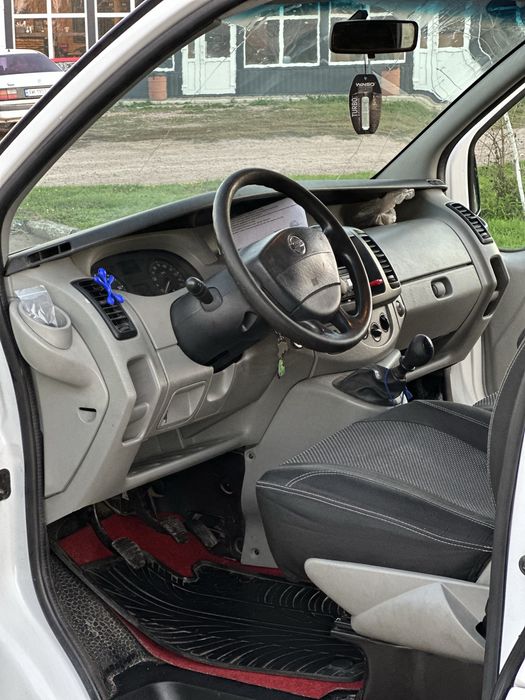 Nissan primasta пасажир