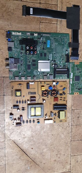 Płyta główna zasilająca t-con telewizor Toshiba