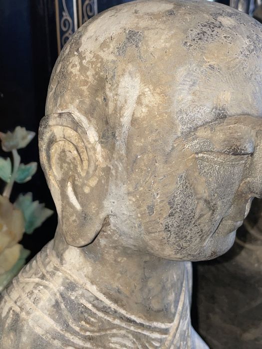 ESCULTURA EM PEDRA RARA DE DOIS LUOHAN DINASTIA LIAO ORIENTAL CHINES TIBETANO