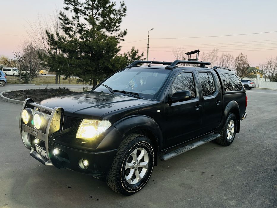 Продам Nissan Navara D40 2.5 дизедь 4х4 2007.г (ЛЕВЫЙ РУЛЬ)