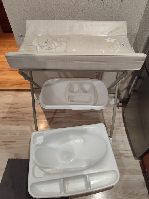 Wanienka z przewijakiem na stelażu