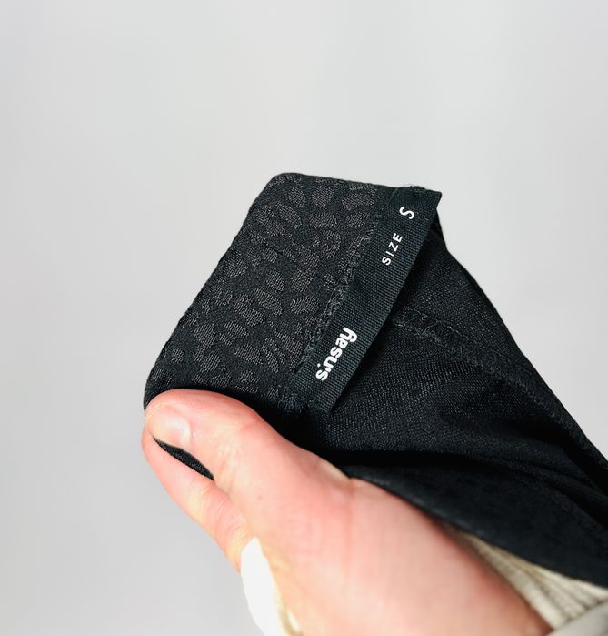 Czarne legginsy w subtelne cętki S 36