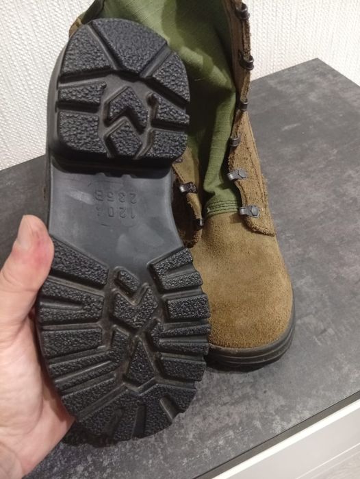 Продам берці гарної якості розмір 38