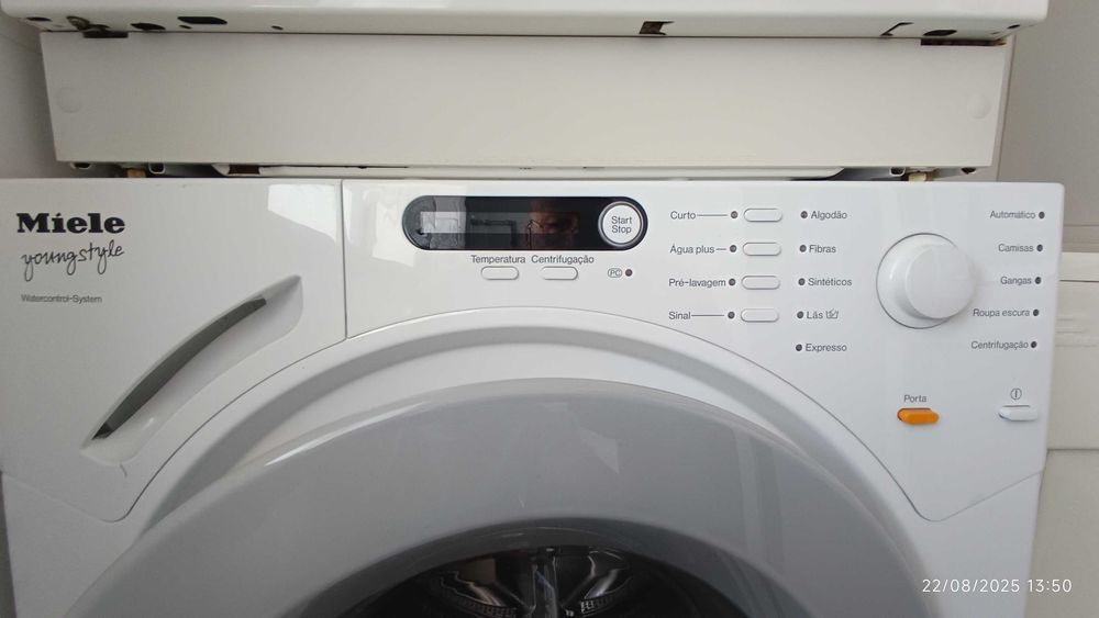 Máquina de Lavar Roupa Míele