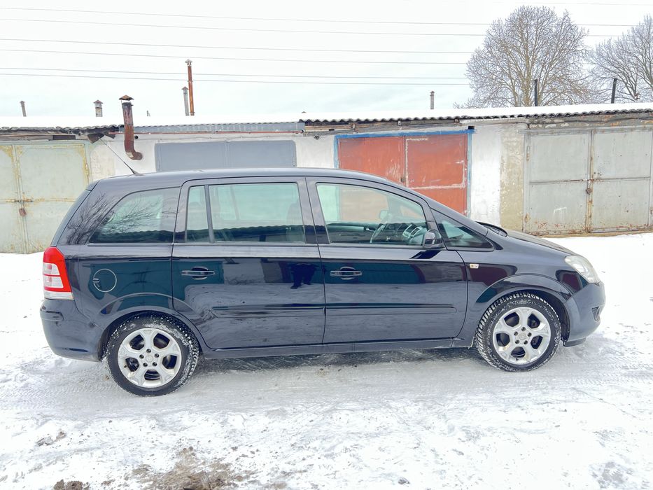 Свіжопригнаний Опель Зефіра з Німеччини