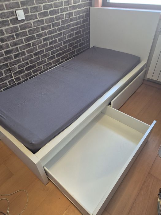 Cama solteira malm com gavetas