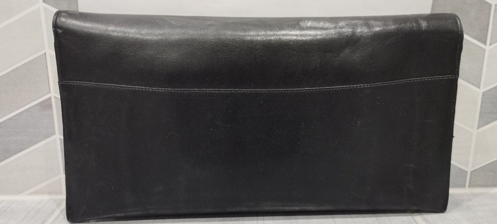 Torebka kopertówka
kolor czarny