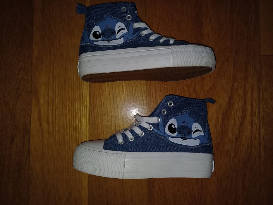 Bota/sapatilha do Stich