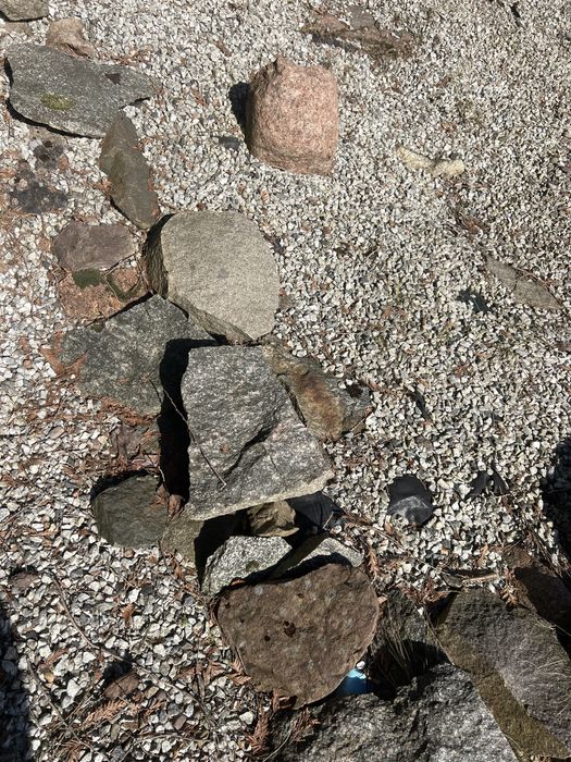 Polupane kamienie do kaskady