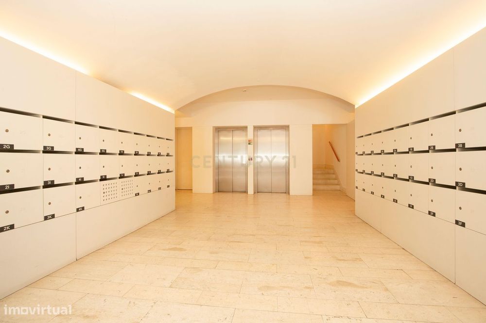 T2 Duplex de Luxo no CHIADO com Vista Rio