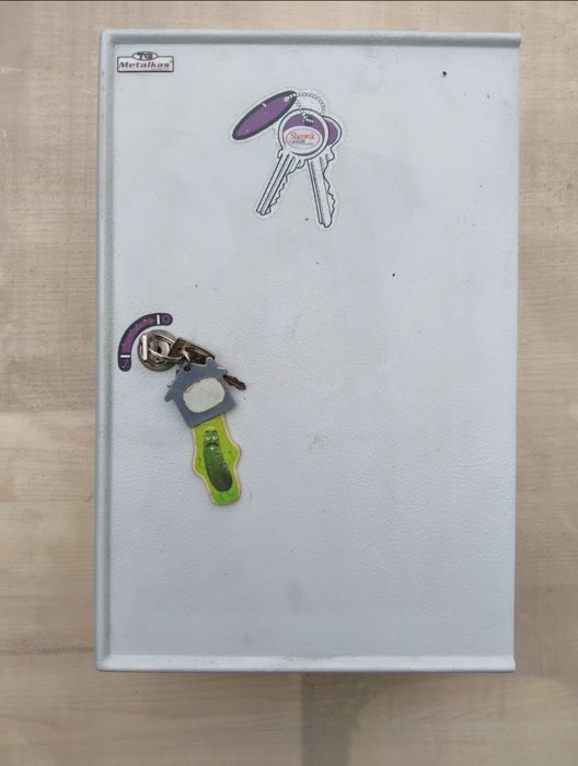 Skrzynka na klucze metalkas 86 kluczy