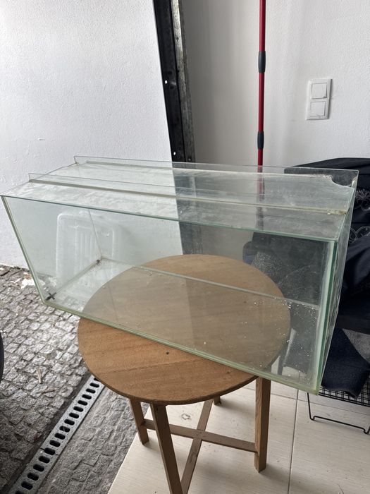 Aquario usado em boas condicoes
