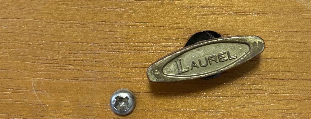 Вінтажна музична скринька-шкатулка Швейцарське шале з балериною