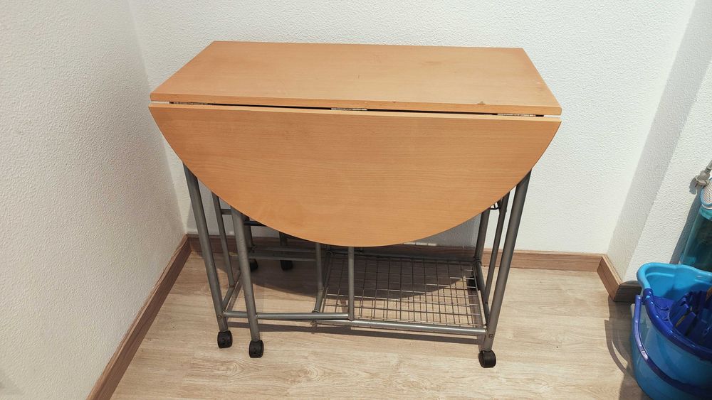 Mesa de cozinha versátil