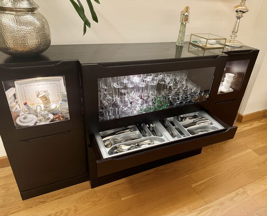 Movel de Maseira em castanho/Preto