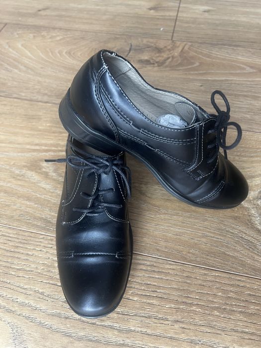 Buty komunijne/wyjściowe dla chłopca r. 33