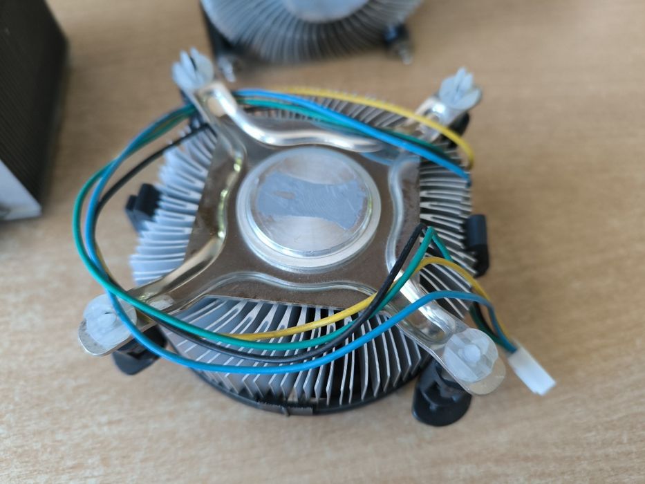 Radiatory z wentylatorem 3 sztuki