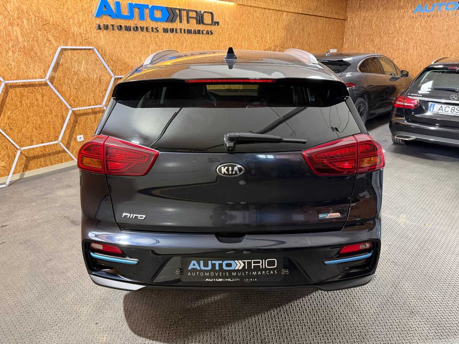 KIA E-Niro 64KWh Design SOH 100% 520kms autonomia — photo 3