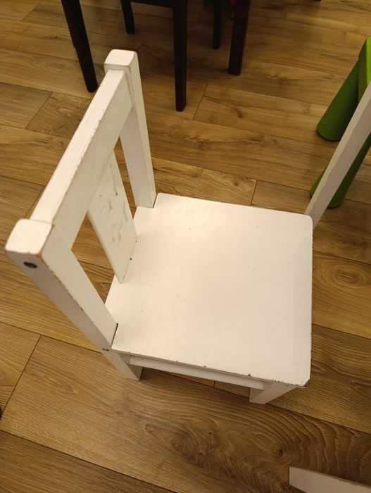Stolik i krzesełka dla dzieci