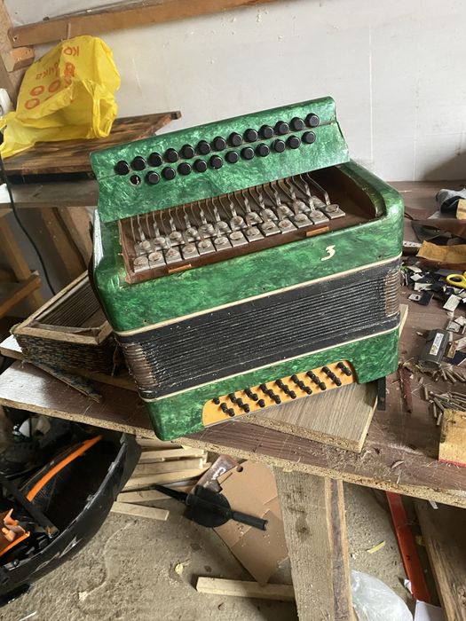 Продам гармонь марічка 3