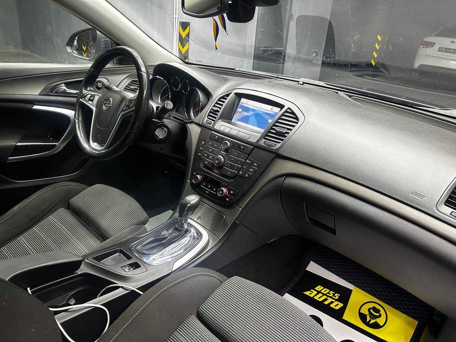 Opel Insignia Sports Tourer 2011