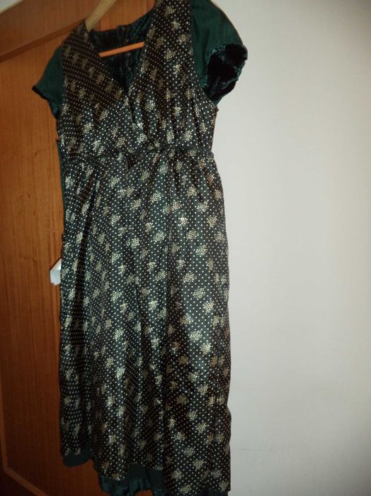 Vestido de veludo verde garrafa