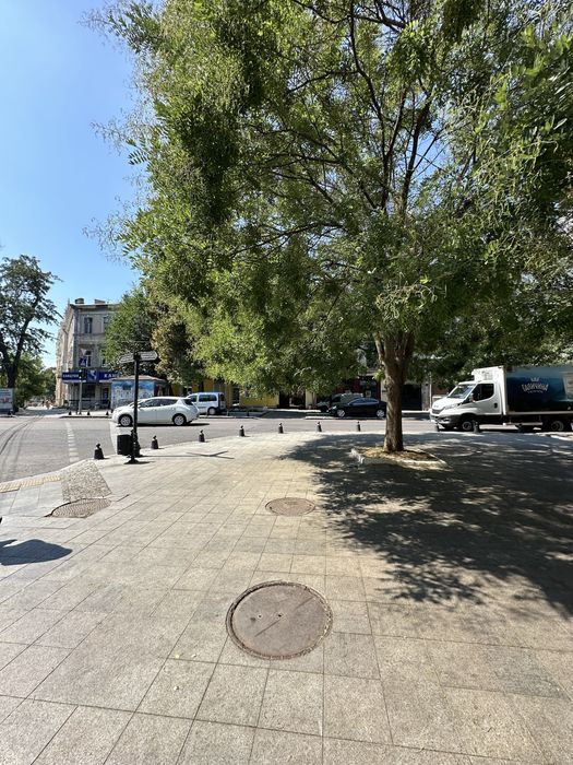 Продажа фасадного помещения в центре города