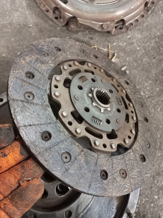 Sprzęgło kompletne dwumas dwumasa 2.0 tdi bmm golf skoda seat touran