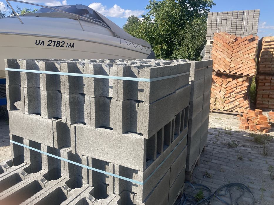 Квадратний та круглий блок  на колону.