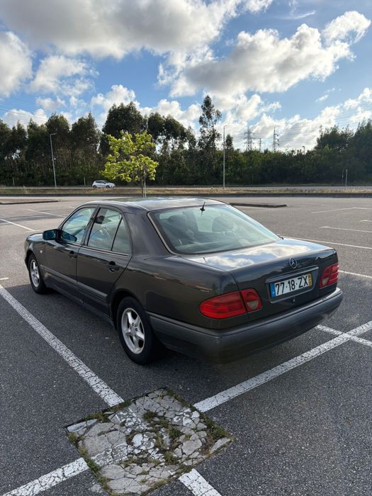 Mercedes E290  td