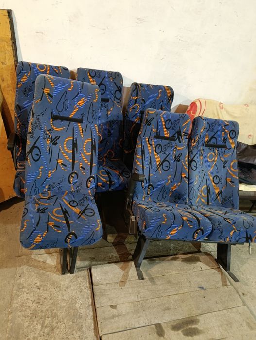 Гарному стані;як нові.