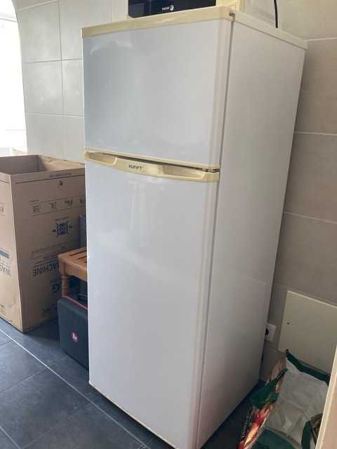 Kunft Refrigerador com Freezer