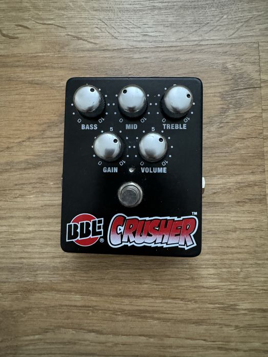 Педаль эффектов BBE CRUSHER