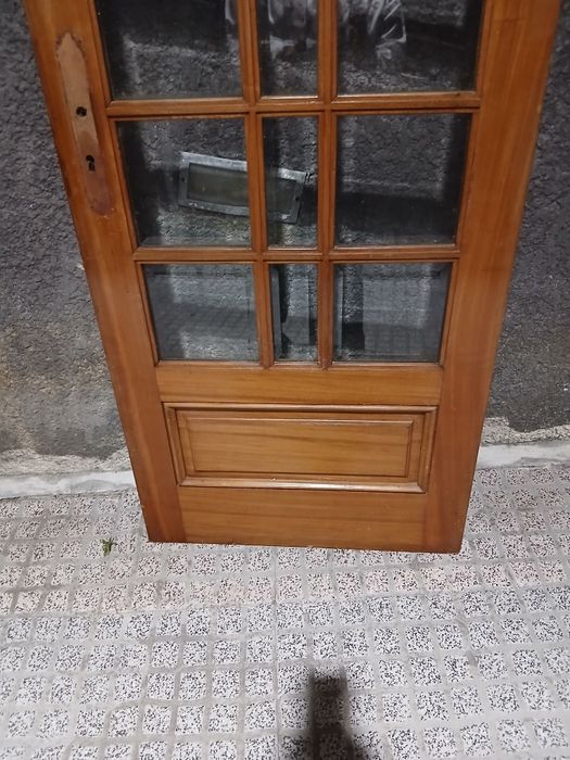 Vendo porta madeira