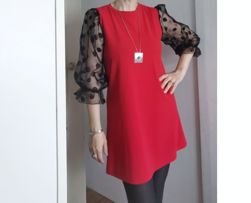 Mała czerwona sukienka z bufkami mini S M  elegancja intrygująca
