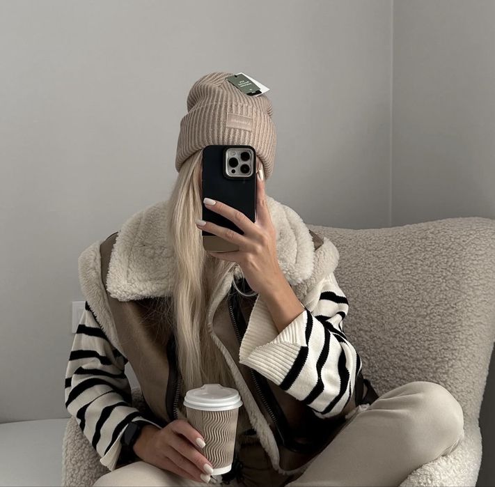 Шапка нова,жіноча,тепла від H&M чорні,беж