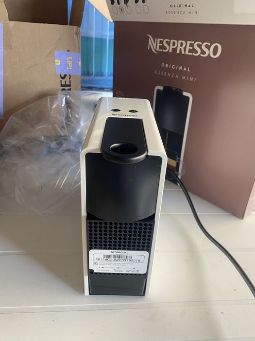 Máquina café Nespresso Nova