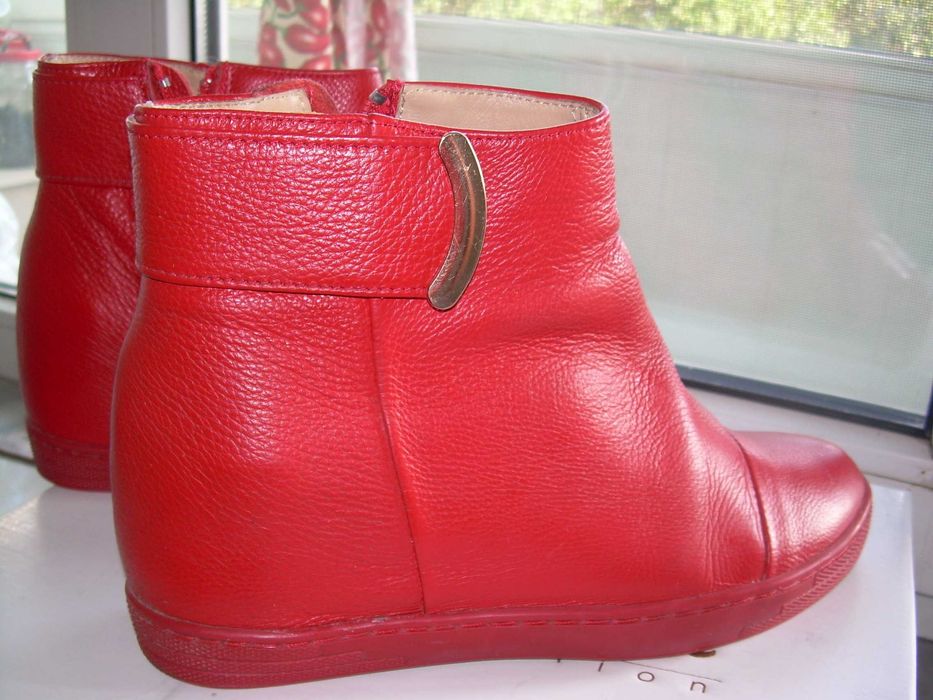 Ботинки кожаные женские