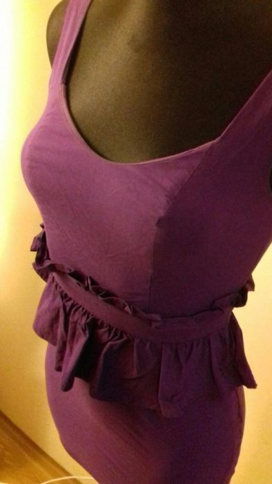 Sukienka mini z baskinką