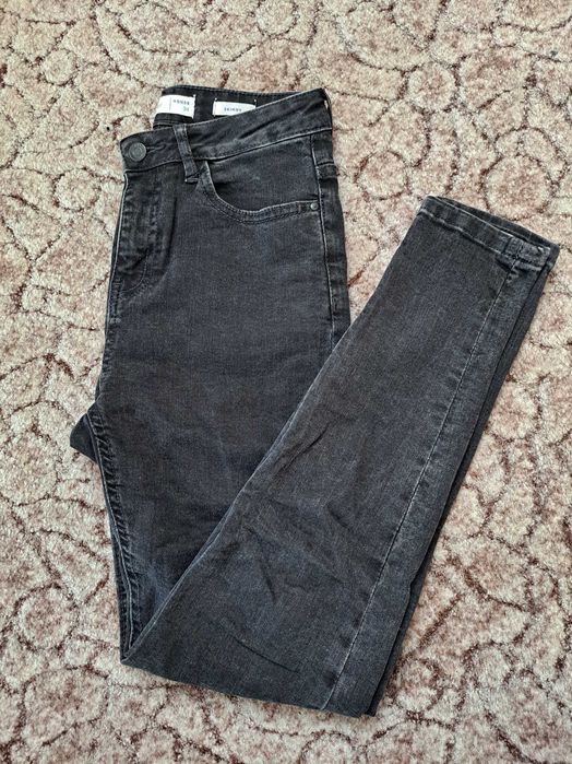Jeansy czarne 34 house