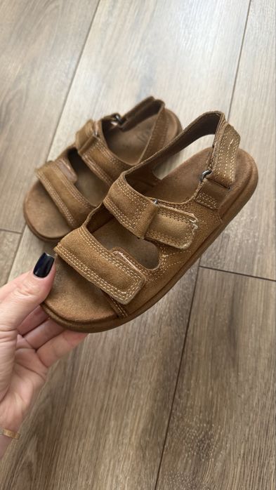 Босоніжки сандалі від Zara