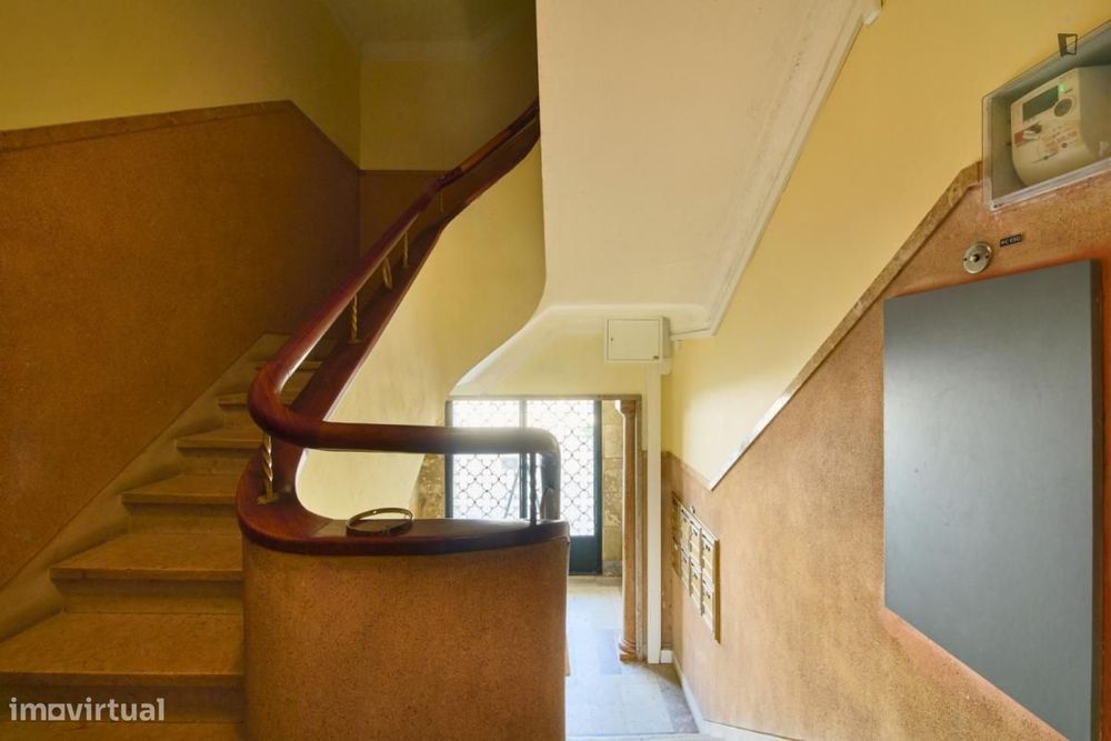 Quarto - localizado em Roma-Areeiro Lisbon