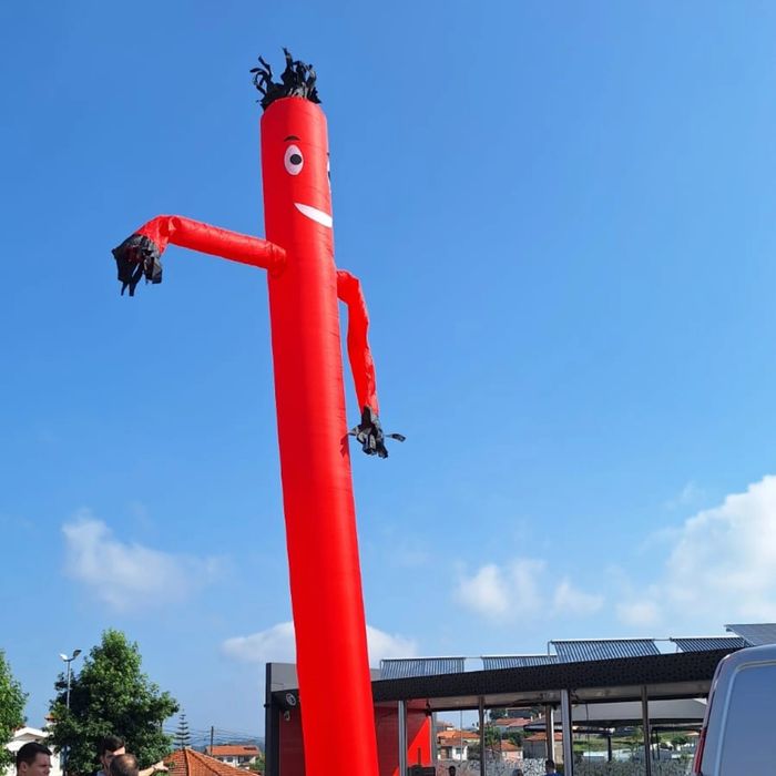 Vende-se Skydancer 6m. Vermelho