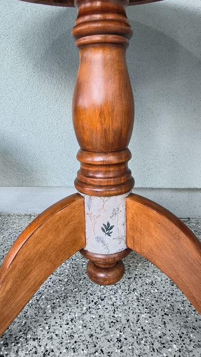 Komplet stolik z krzesłami