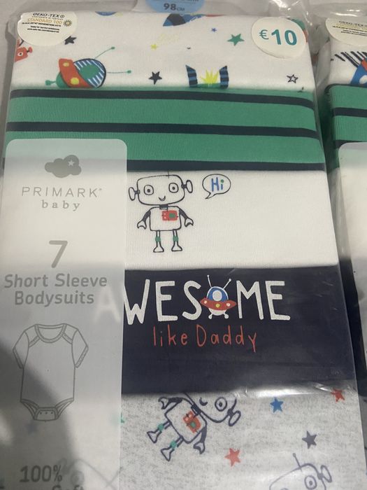 1 Embalagem de bodies de manga curta 24-36meses . Body primark