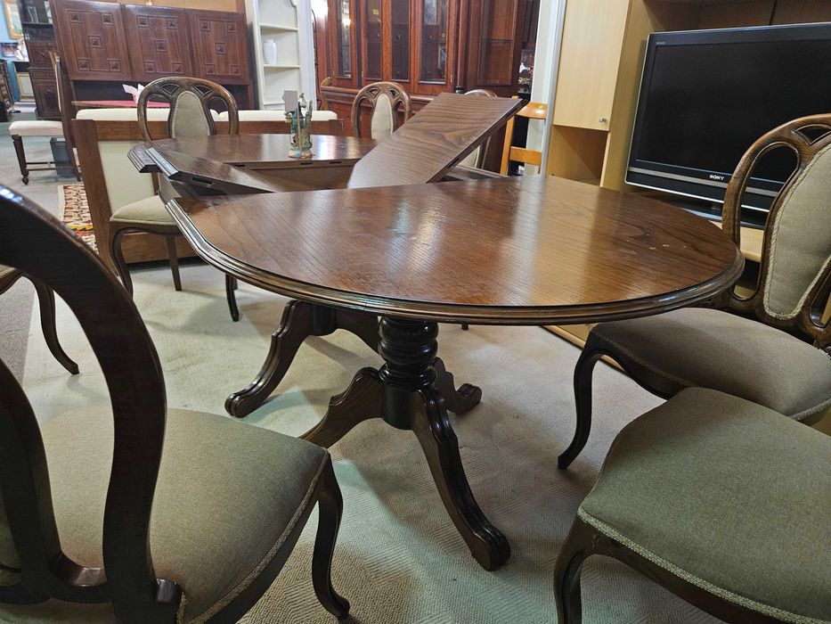 Mesa de sala - extensível - Bom estado geral - Só a mesa as cadeiras são à parte