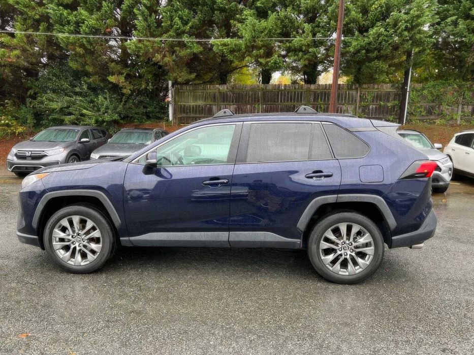 Toyota RAV4 XLE Premium      2020