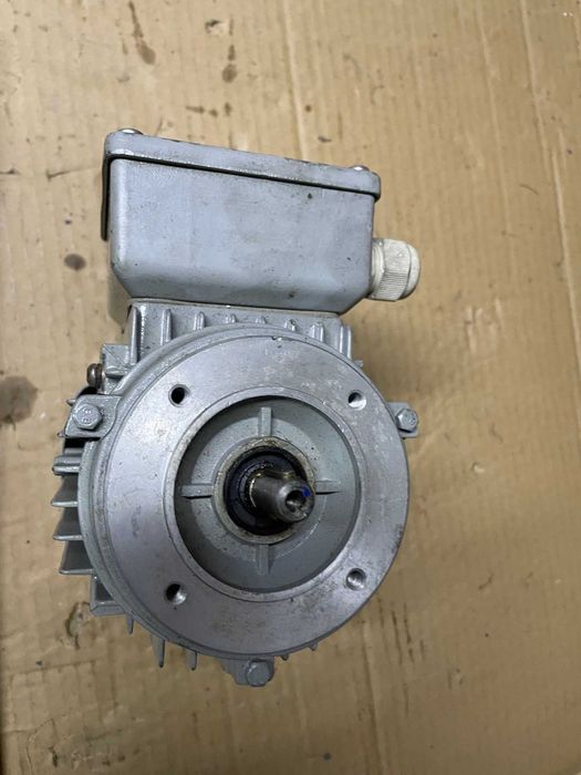 silnik elektryczny 0,12 kw 1310 obr