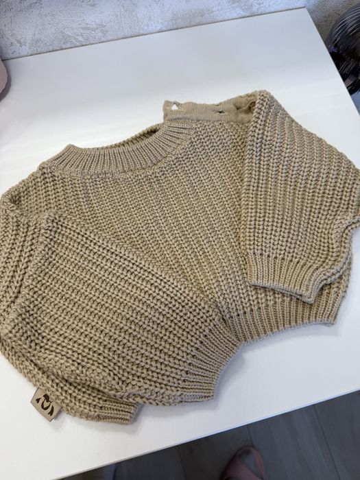 Светер вязанний 68